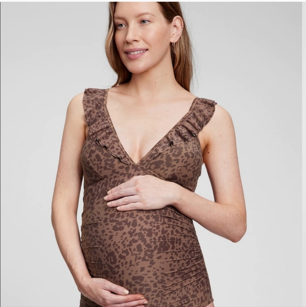 NWT Gap maternity swimsuit